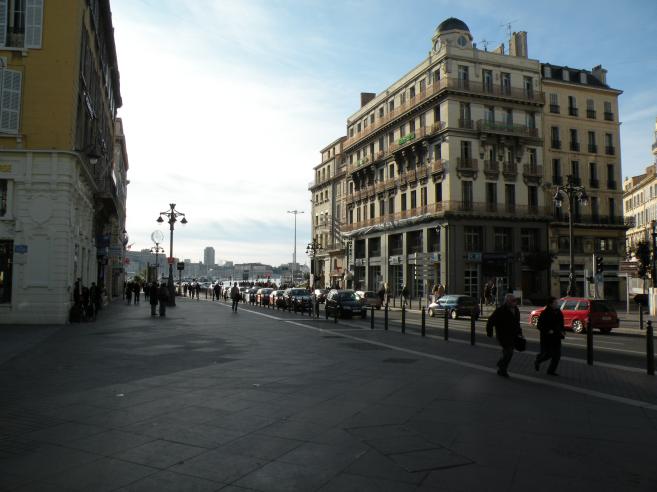  le Vieux-Port vu depuis la Canebière